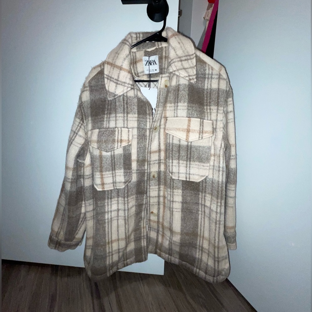 Beige Zara shacket